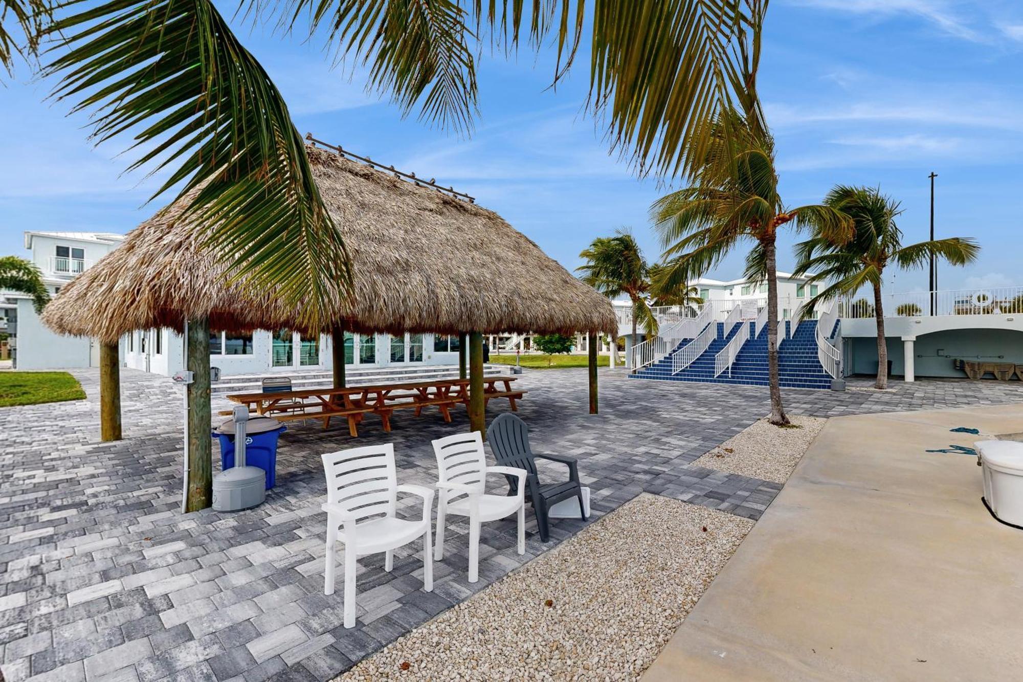 Mermaid'S Retreat Marathon Exterior photo