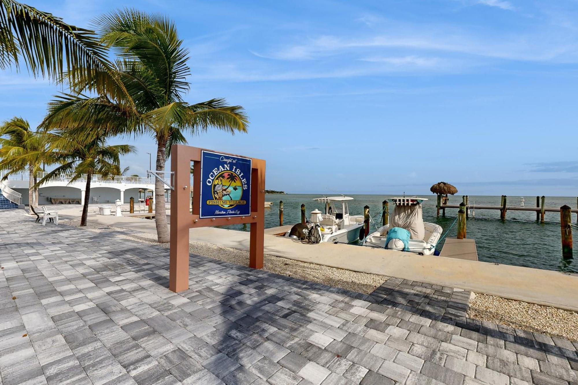 Mermaid'S Retreat Marathon Exterior photo
